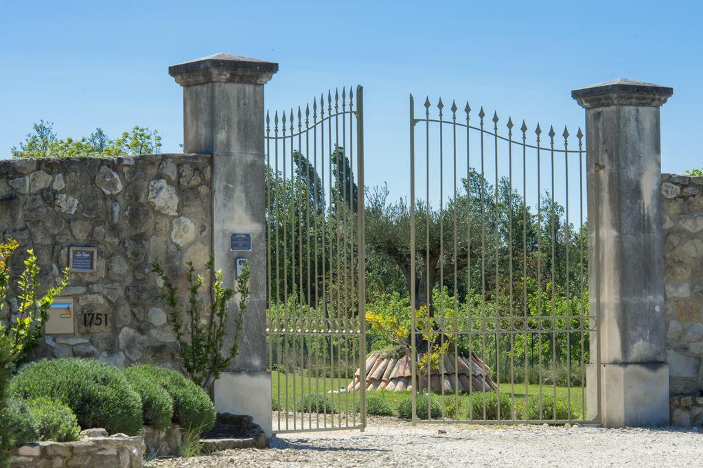 Gite Des Carmes And Spa Le Thor Exteriör bild